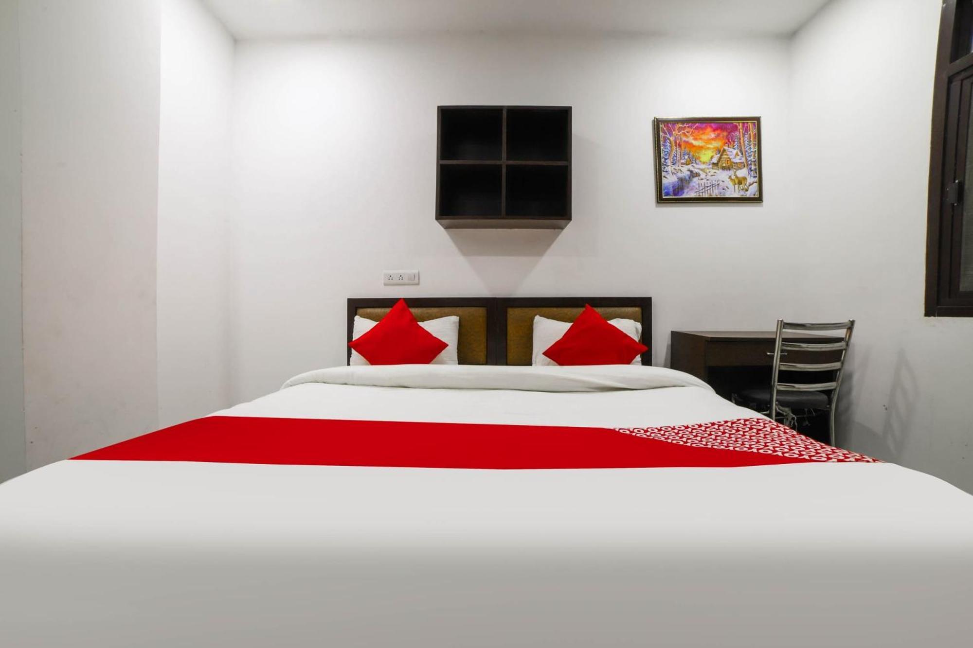 Hotel Seven S 德里 外观 照片