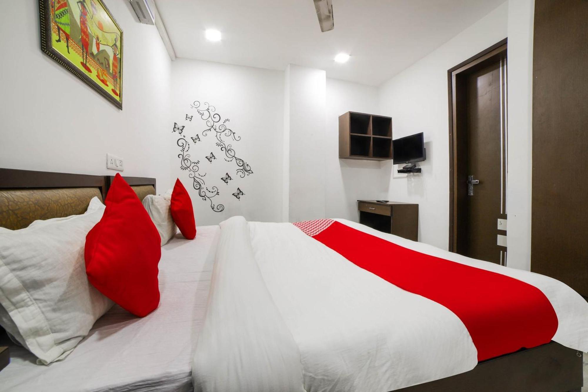 Hotel Seven S 德里 外观 照片