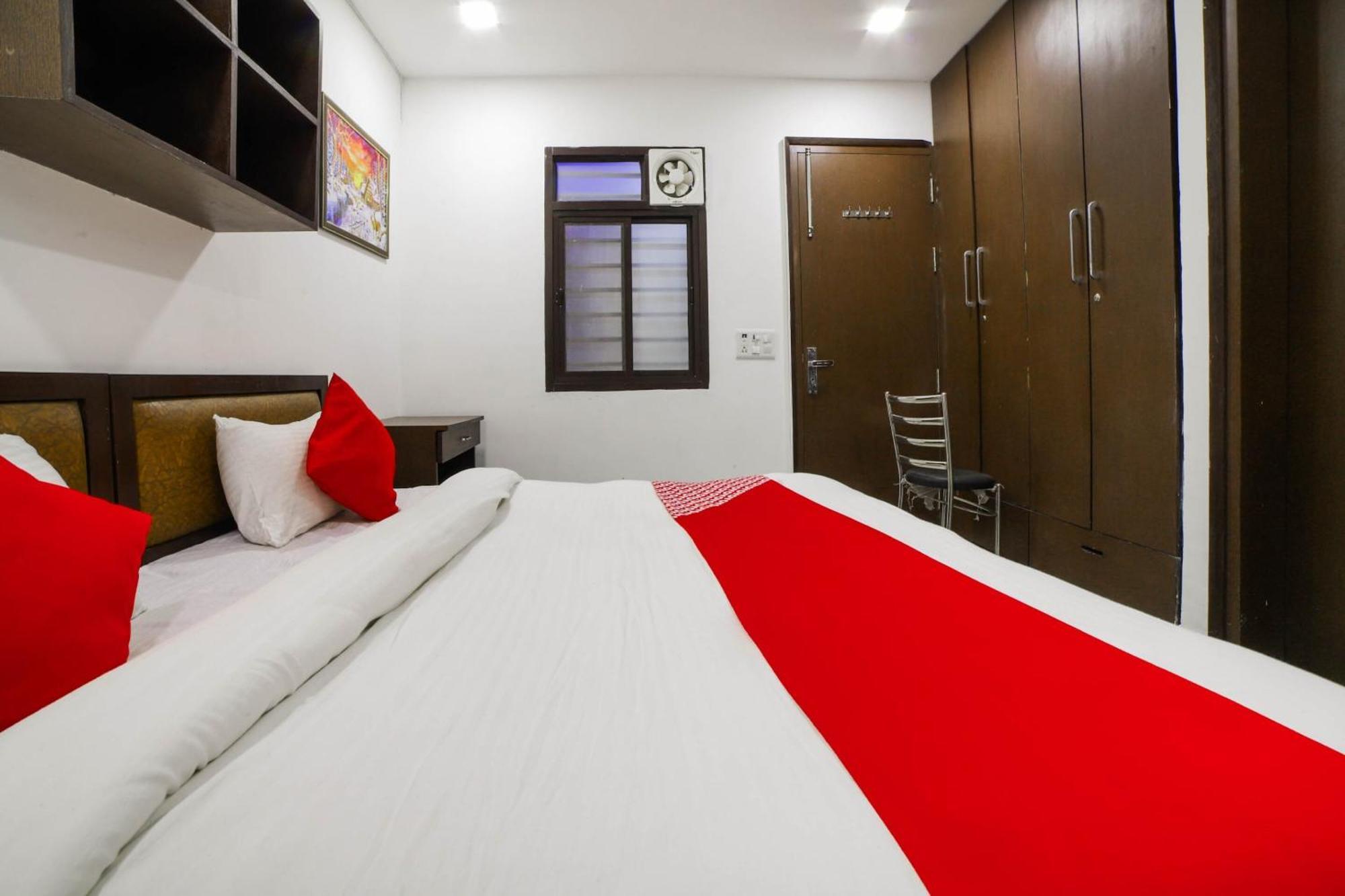 Hotel Seven S 德里 外观 照片