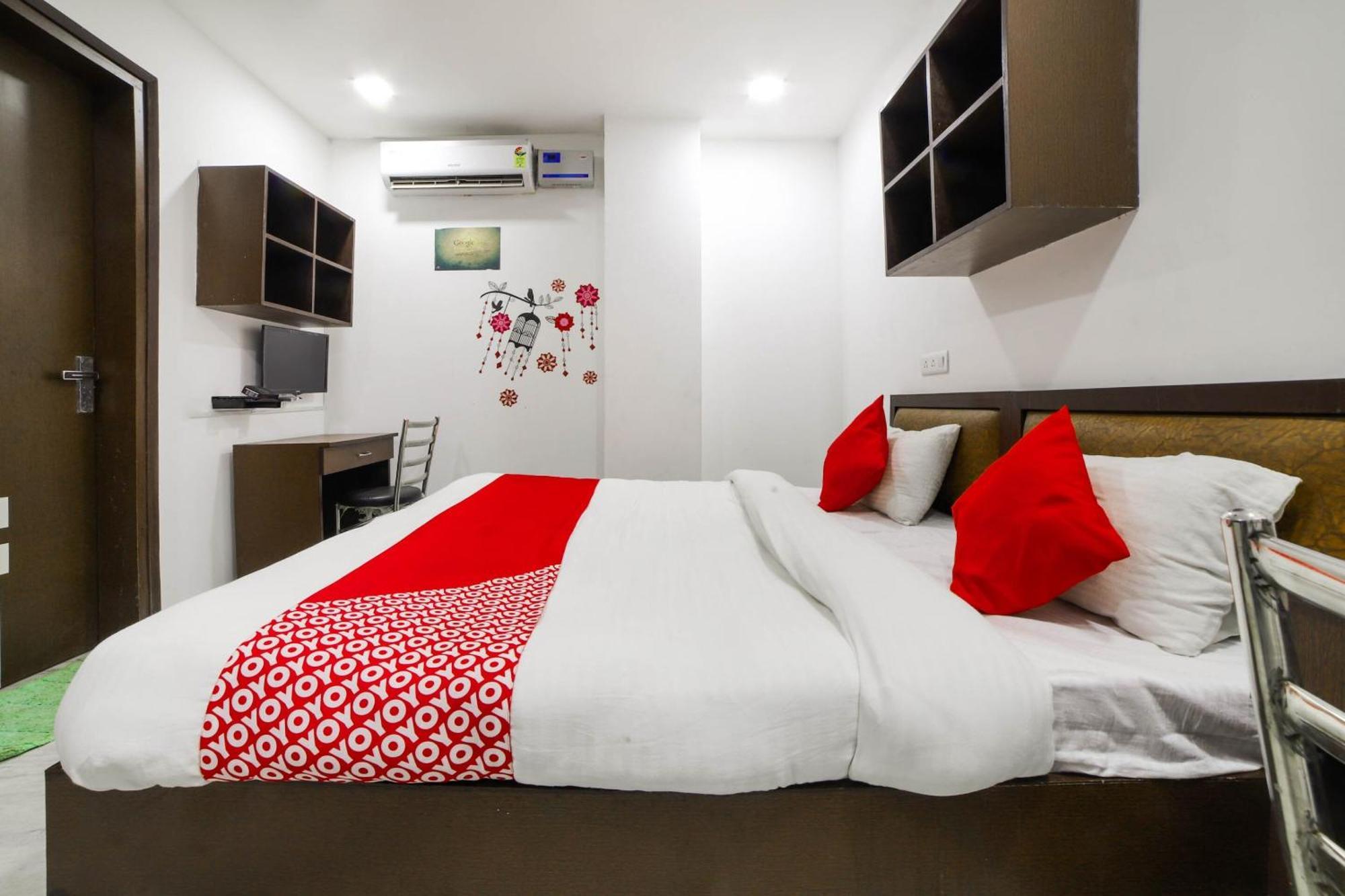 Hotel Seven S 德里 外观 照片